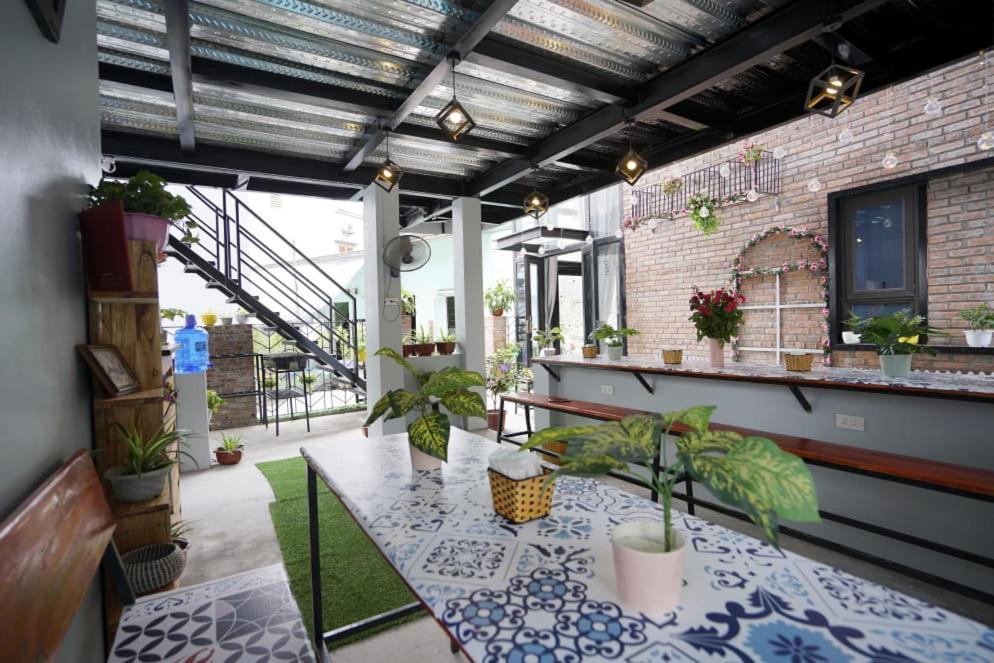 Almor Hostel With Pool In Right Center Ha Long Exterior foto